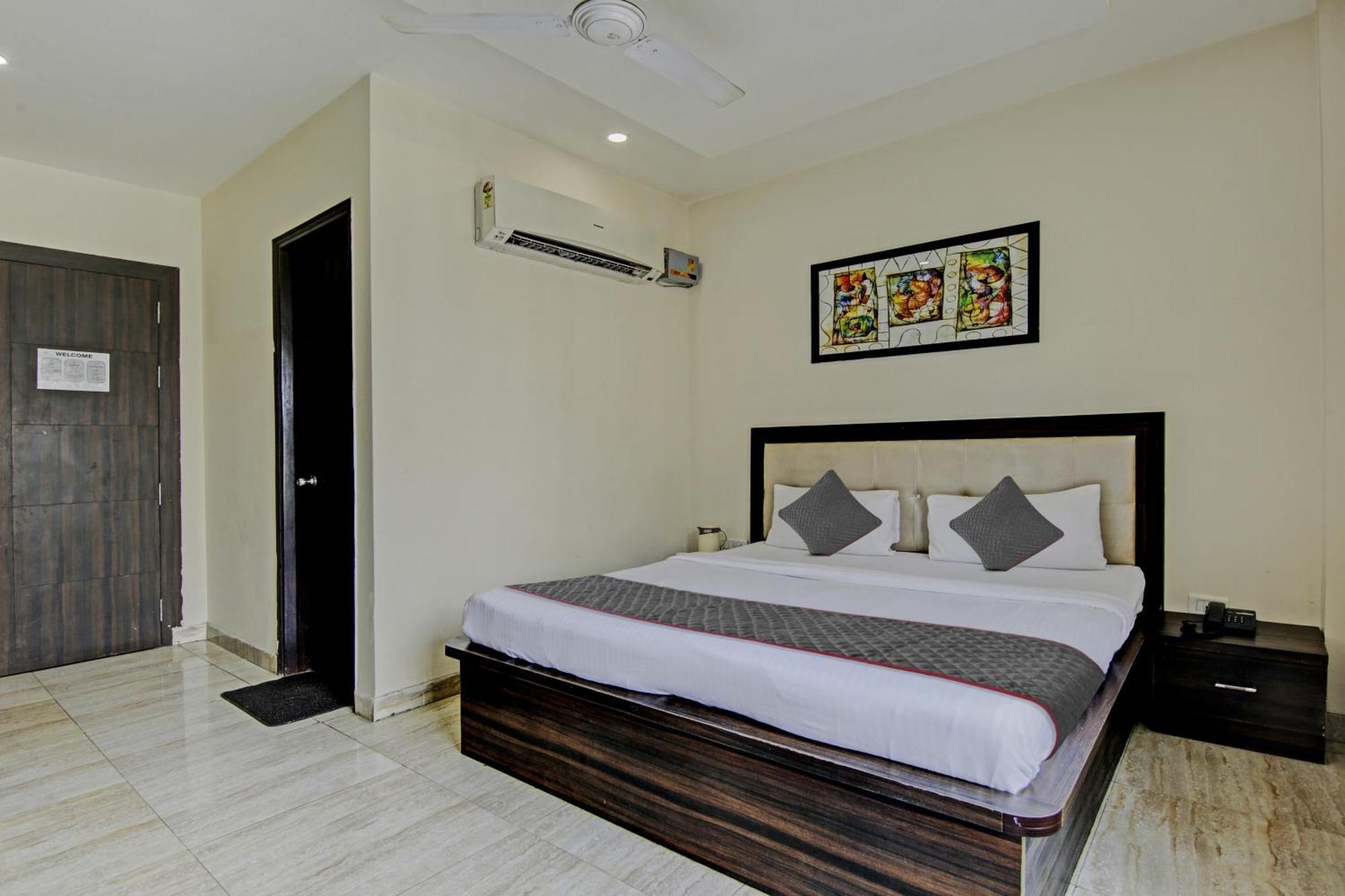 Townhouse Grand Inn Ghaziabad Zewnętrze zdjęcie