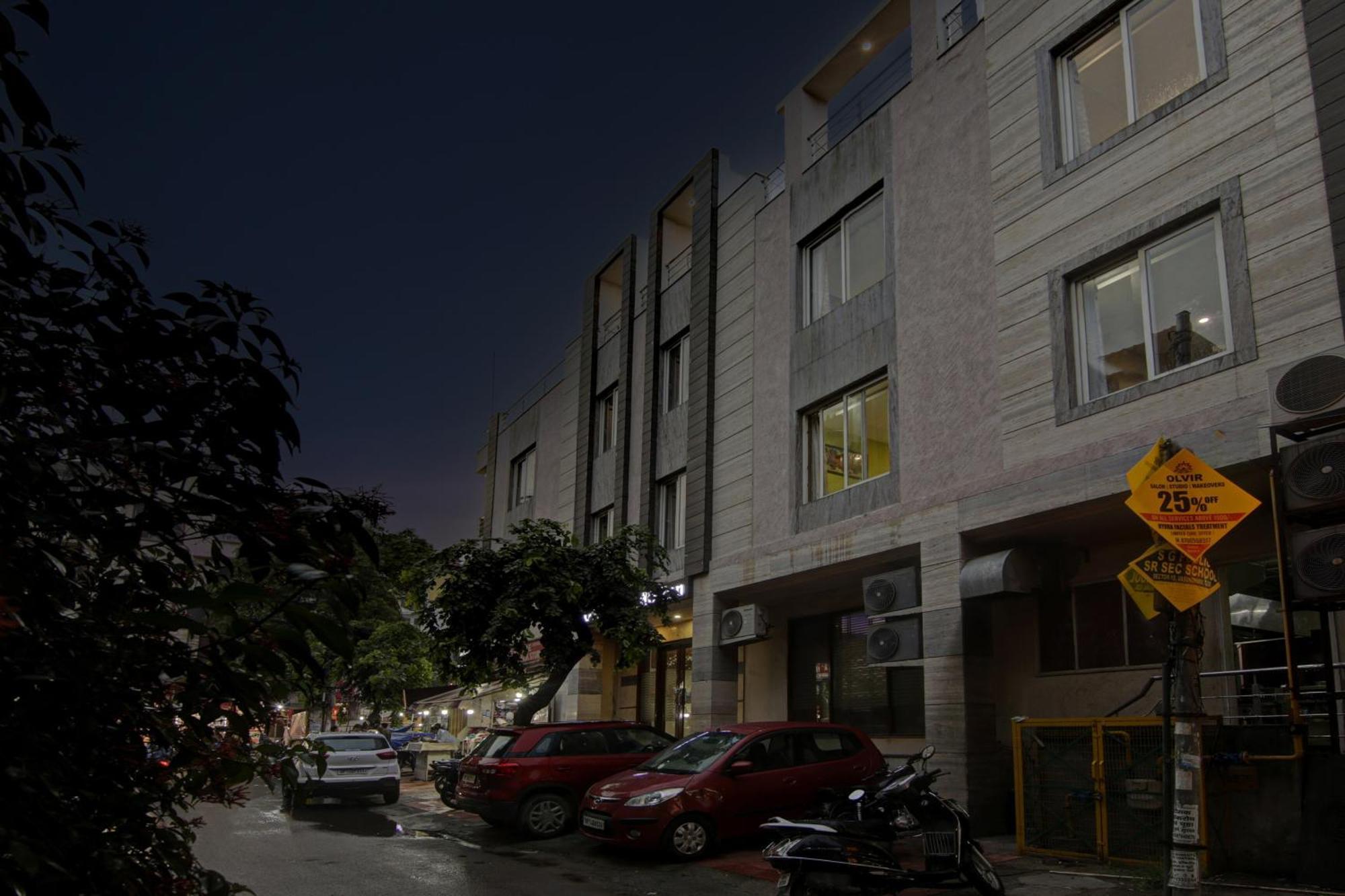 Townhouse Grand Inn Ghaziabad Zewnętrze zdjęcie